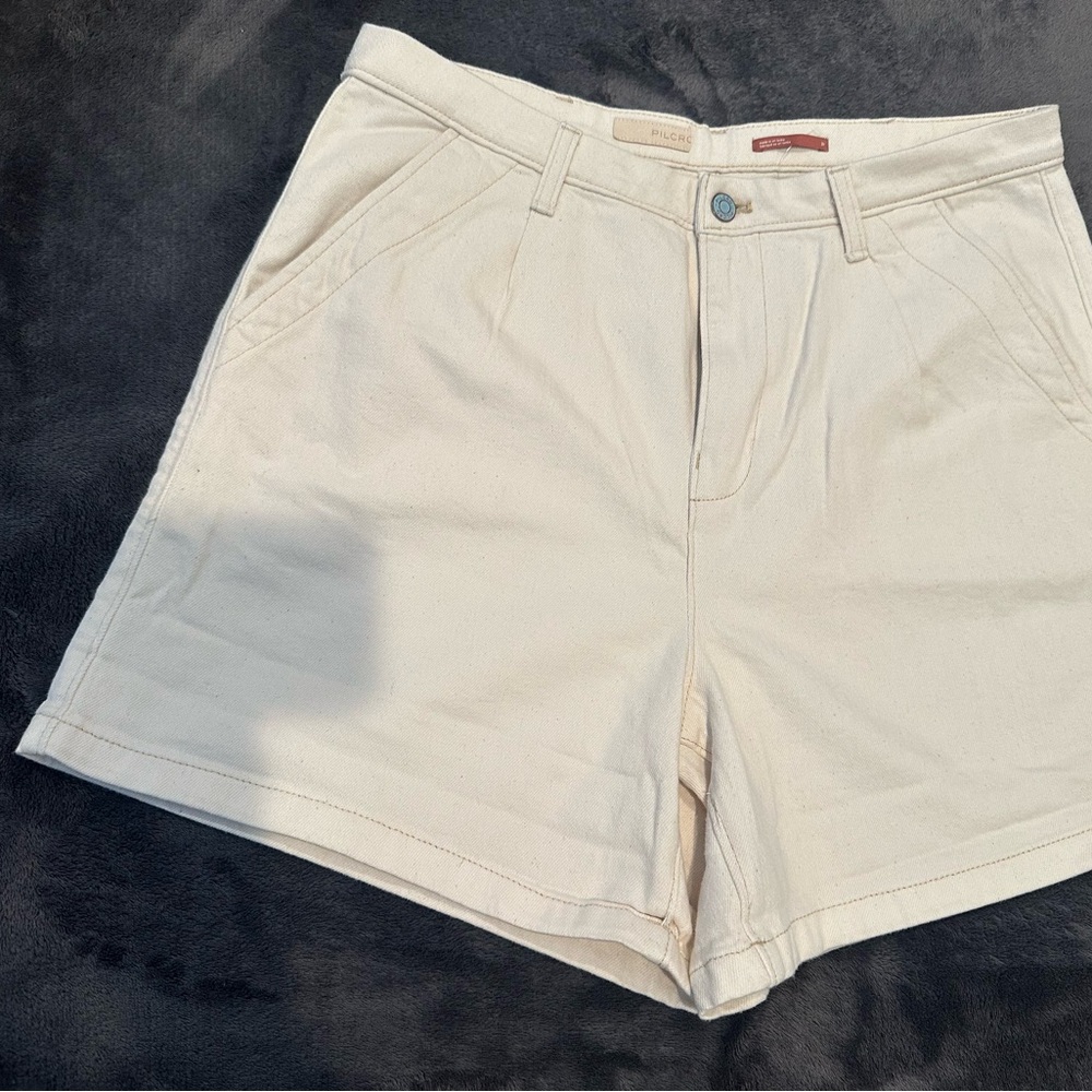 Pilcro Cream Bermudas Classic Casual Style